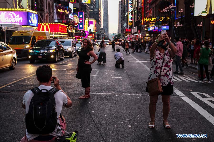 U.S.-NEW YORK-MANHATTANHENGE