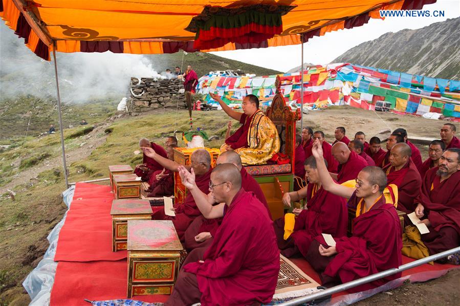 CHINA-TIBET-PANCHEN LAMA-LHAMO LHATSO LAKE WORSHIP (CN)