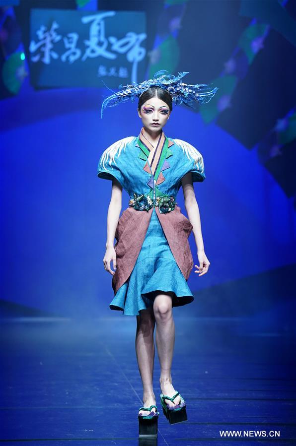 CHINA-BEIJING-FASHION WEEK (CN)