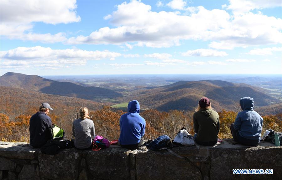 U.S.-VIRGINIA-SHENANDOAH NATIONAL PARK-AUTUMN VIEWS