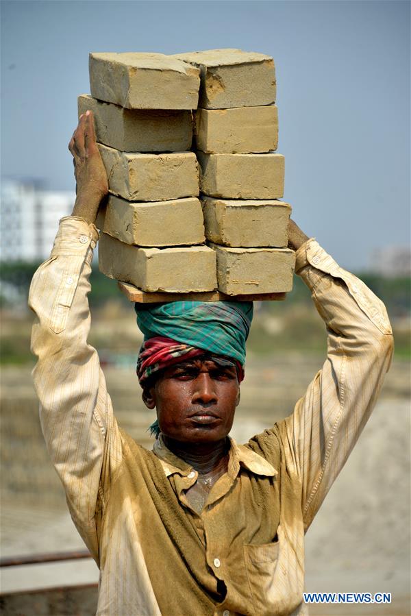 BANGLADESH-DHAKA-BRICKFIELD-LABOURERS