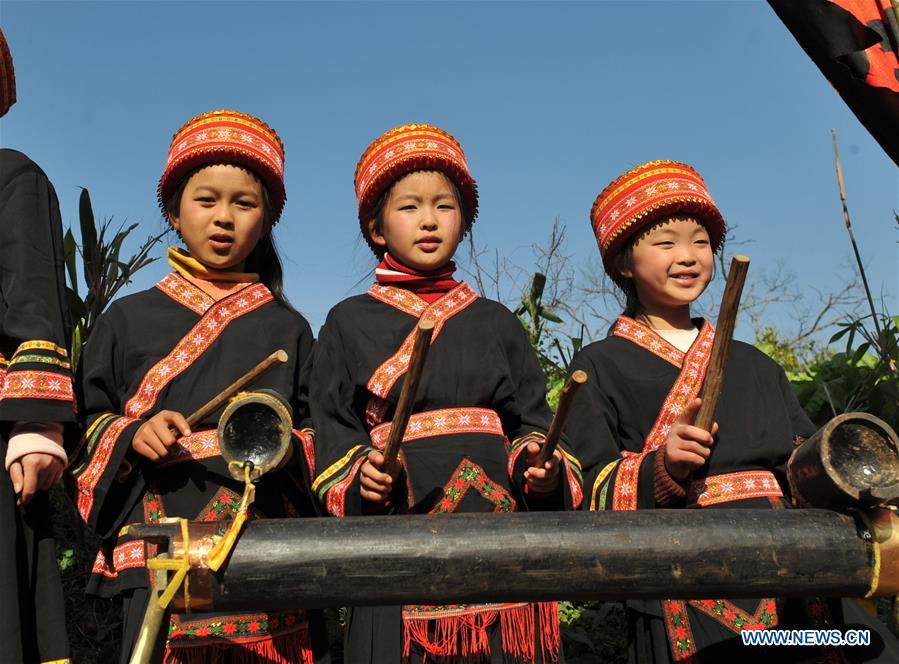 CHINA-GUANGXI-ETHNIC GROUP-COSTUMES (CN)