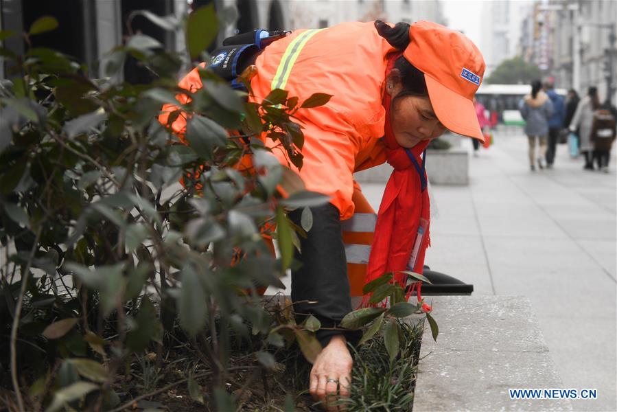 CHINA-SPRING FESTIVAL-EVE-WORK (CN)