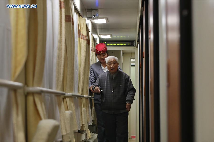 CHINA-CHANGSHA-SPRING FESTIVAL TRAVEL RUSH-TRAIN ATTENDANT (CN)