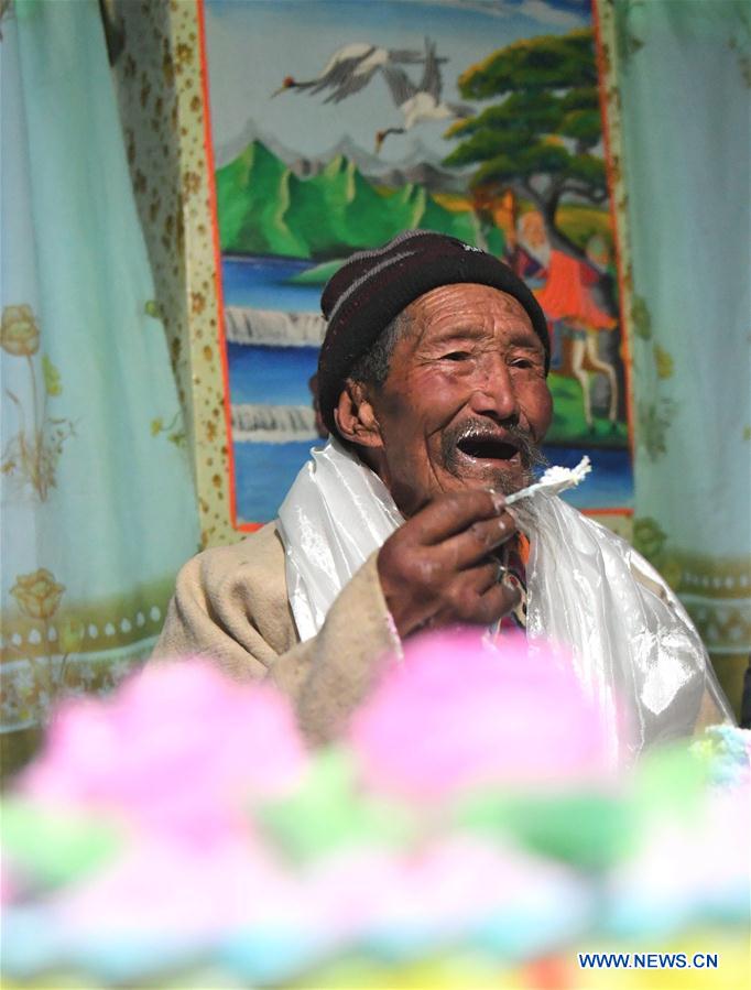 Xinhua Headlines: Tibet - 60 years of democratic reform through a lense