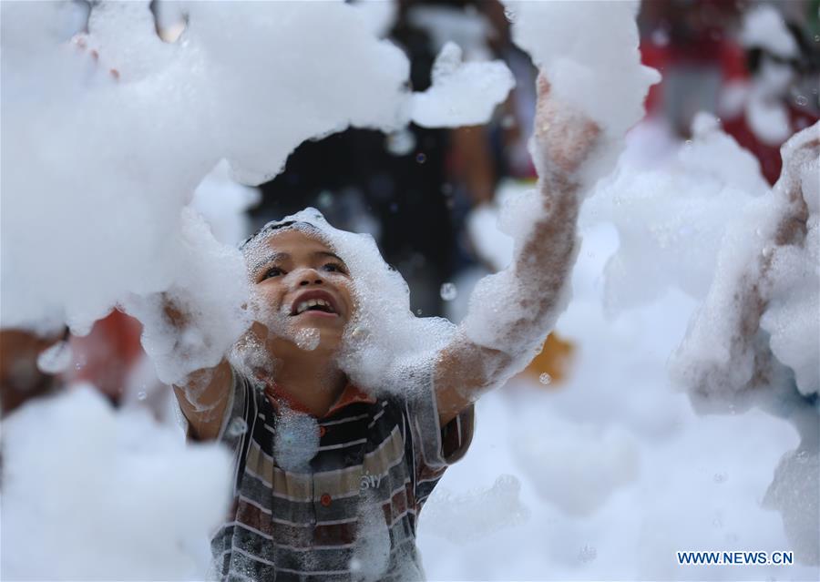 MYANMAR-YANGON-TRADITIONAL WATER FESTIVAL