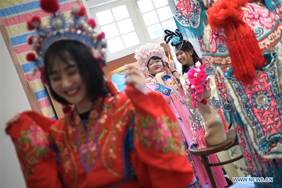 SINGAPORE-CHINESE OPERA