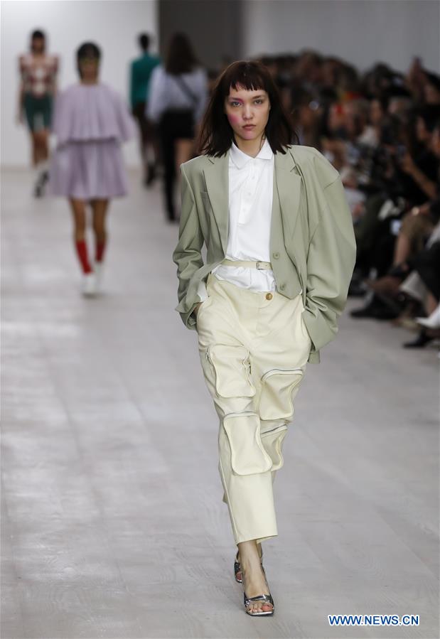 BRITAIN-LONDON-FASHION WEEK-PUSHBUTTON