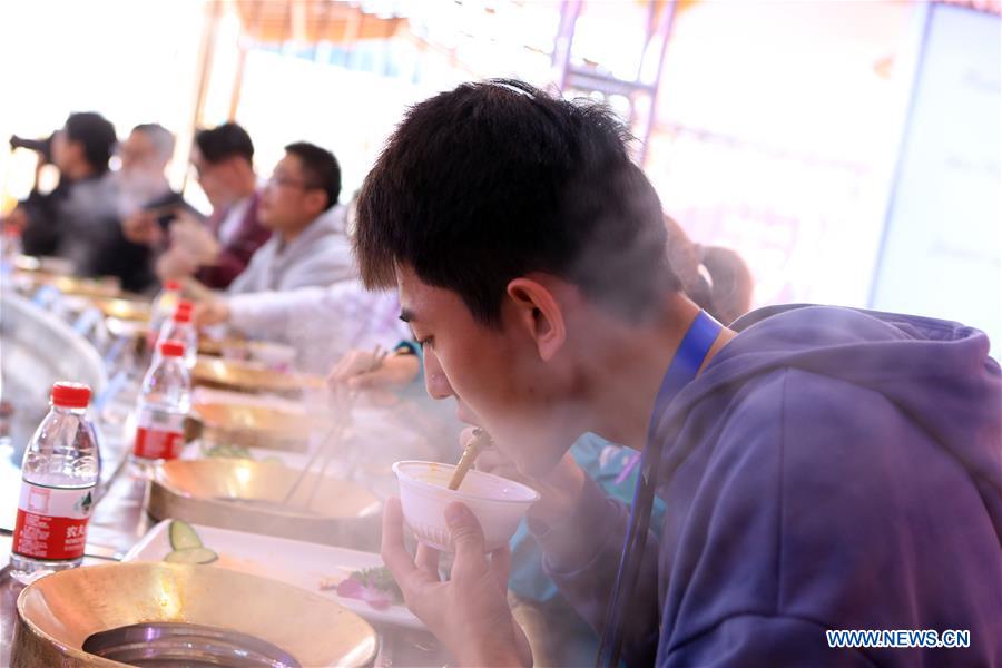 (CIIE)CHINA-SHANGHAI-CIIE-HOTPOT-FEAST (CN)