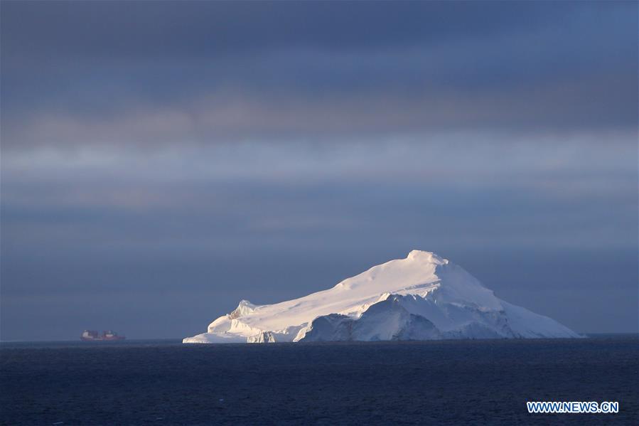 (EyesonSci) CHINA-XUELONG 2-ANTARCTIC RESEARCH EXPEDITION-FLOATING ICE AREA (CN)