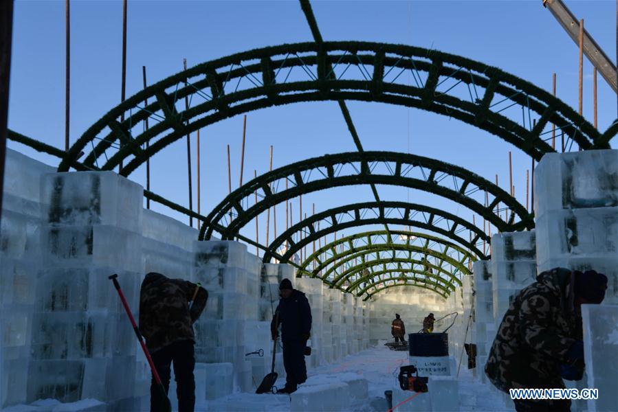 CHINA-INNER MONGOLIA-MANZHOULI-ICE SCULPTURE-PREPARATION (CN)