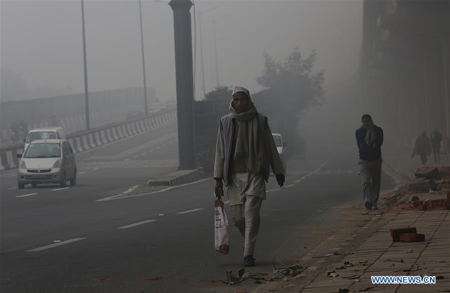 INDIA-NEW DELHI-WEATHER-DENSE FOG