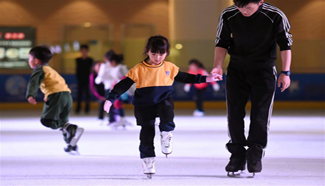 In pics: winter sports in Kunming